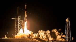 SpaceX, Thuraya-4 Uydusunu Başarıyla Uzaya Fırlattı